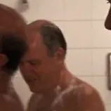 Hombre ducha 1